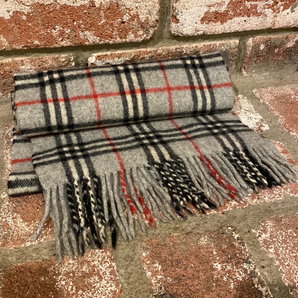 Burberry’s Grey Plaid Scarf